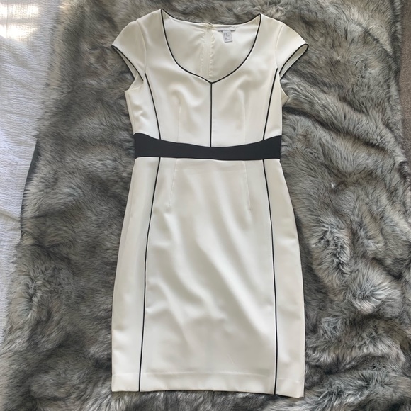 H&M Dresses & Skirts - Womens H&M black & white body con dress size 10